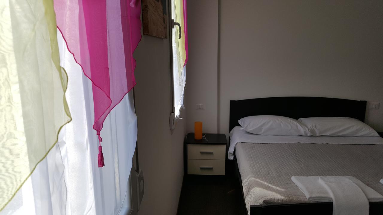 Ca Moderna/Moderno Hotel เมสเตร ภายนอก รูปภาพ