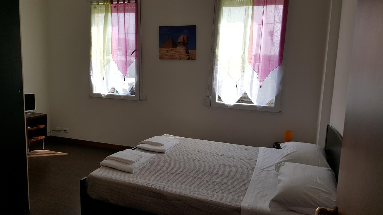 Ca Moderna/Moderno Hotel เมสเตร ภายนอก รูปภาพ