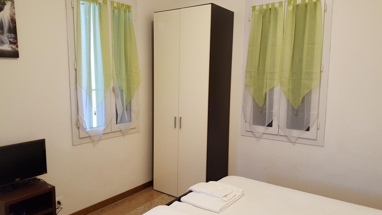 Ca Moderna/Moderno Hotel เมสเตร ภายนอก รูปภาพ